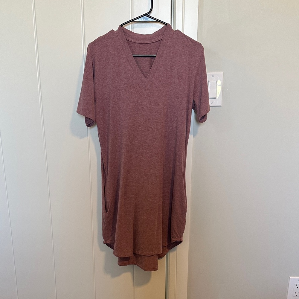 Chic Plum V-Neck Mini Dress